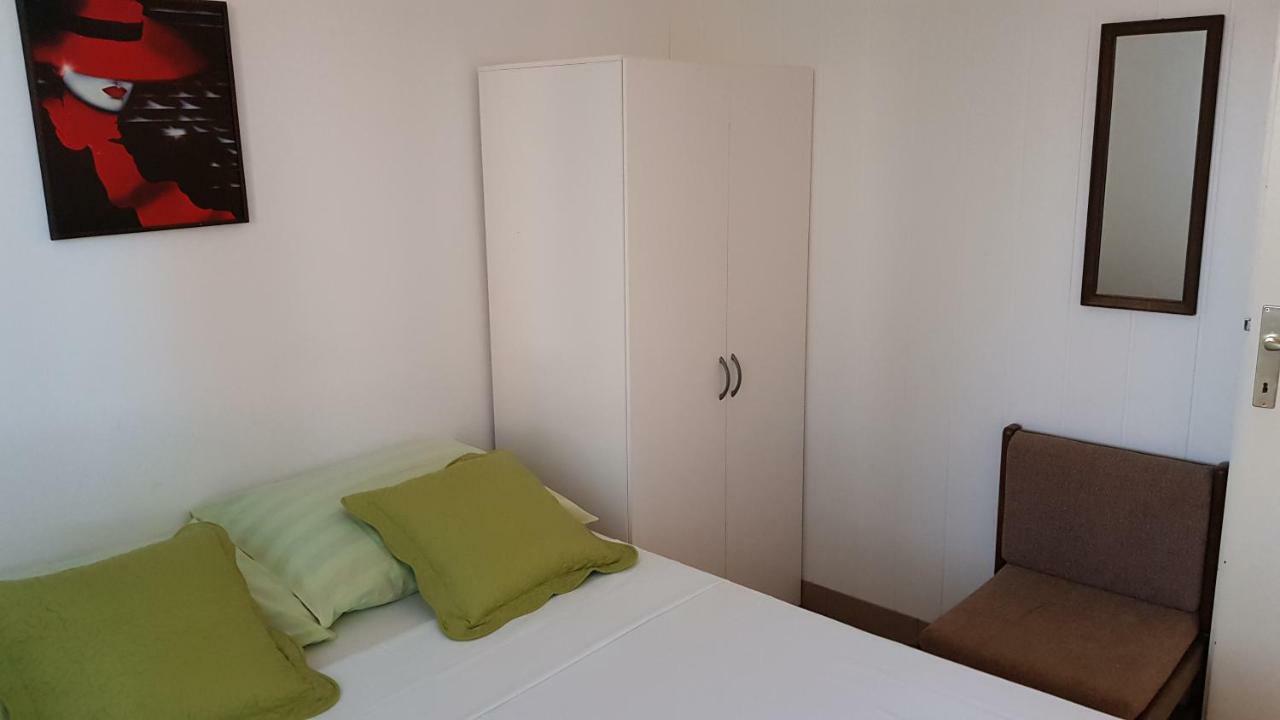 Apartments Vera - Mirca Mirce Eksteriør billede